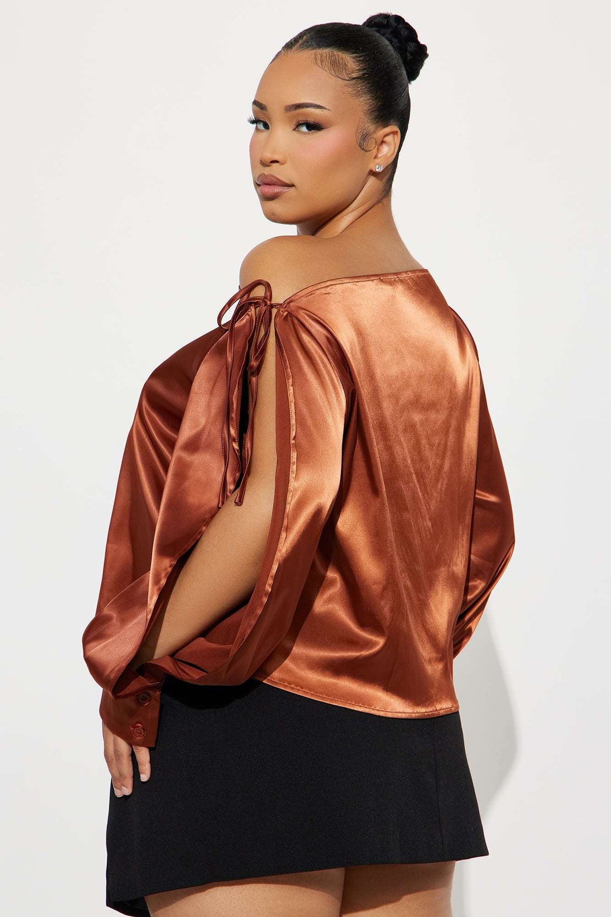 Blusa Feminina Cetim Marrom – Doce Malícia