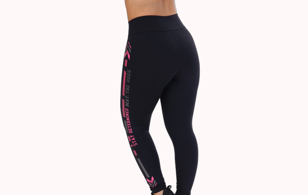 Calça Legging Preta com Estampa Beat the Odds