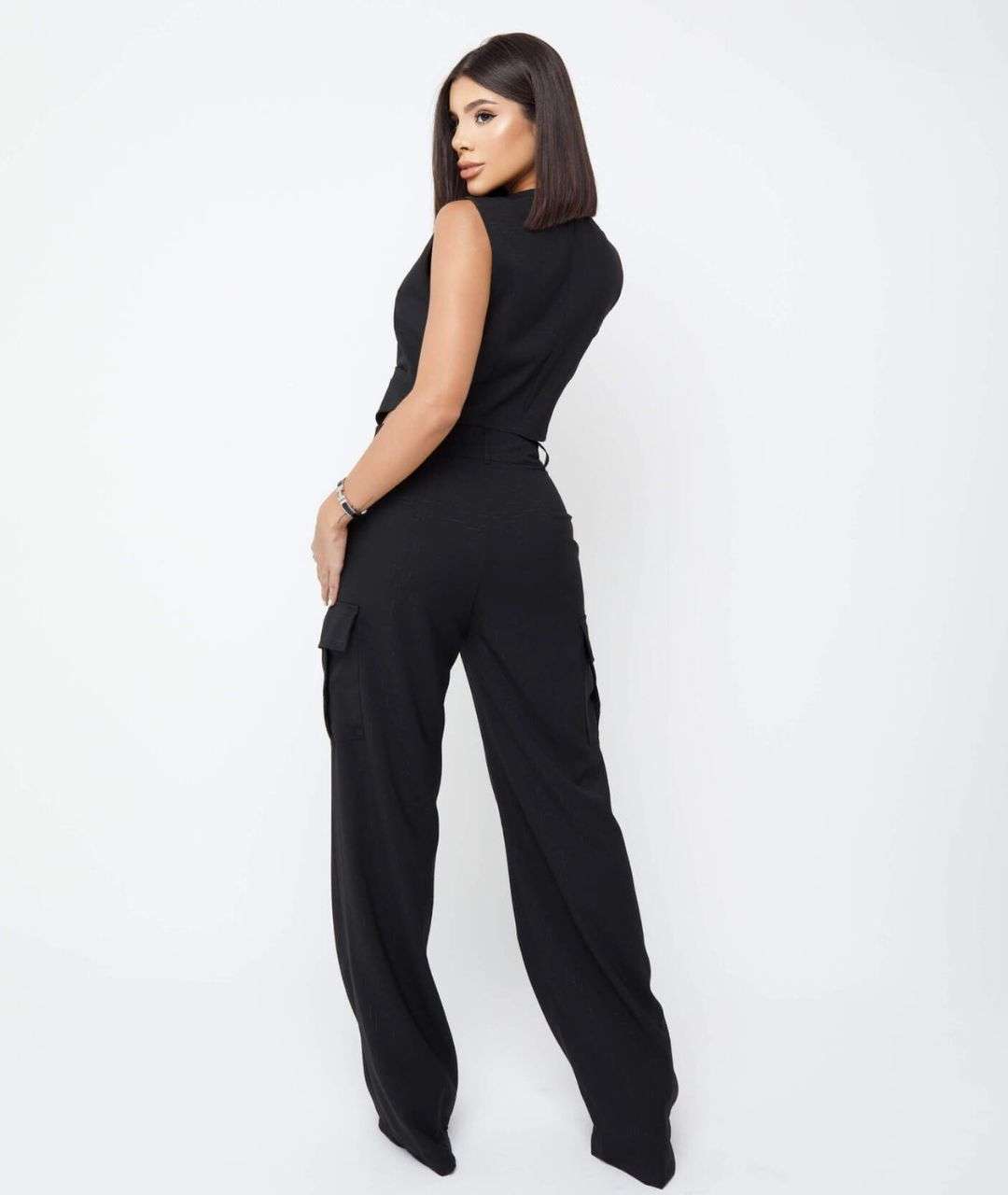 Conjunto Kaley Colete e Calça Cargo Alfaiataria - Preto