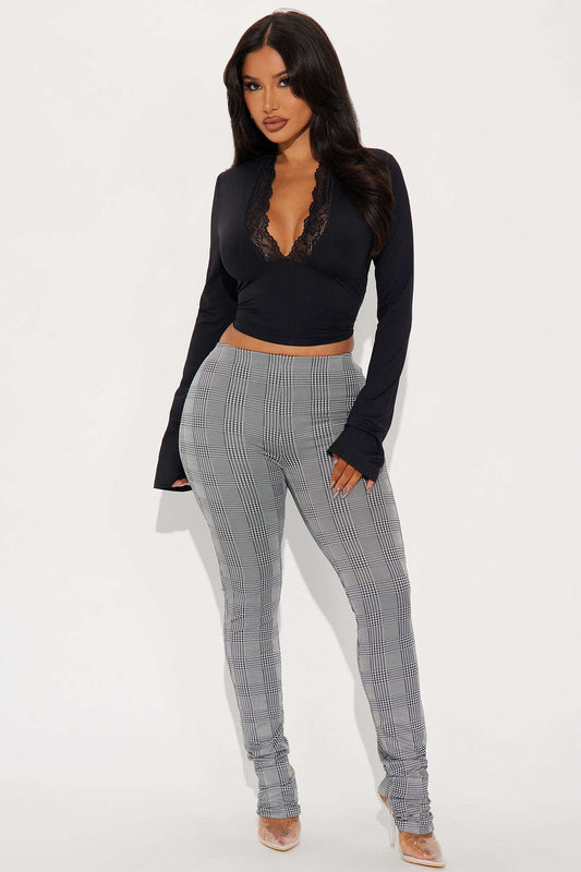 Cropped Feminino Renda Decote V Preto – Doce Malícia