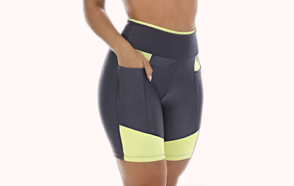 Bermuda com bolso e detalhe em verde neon – Doce Malícia
