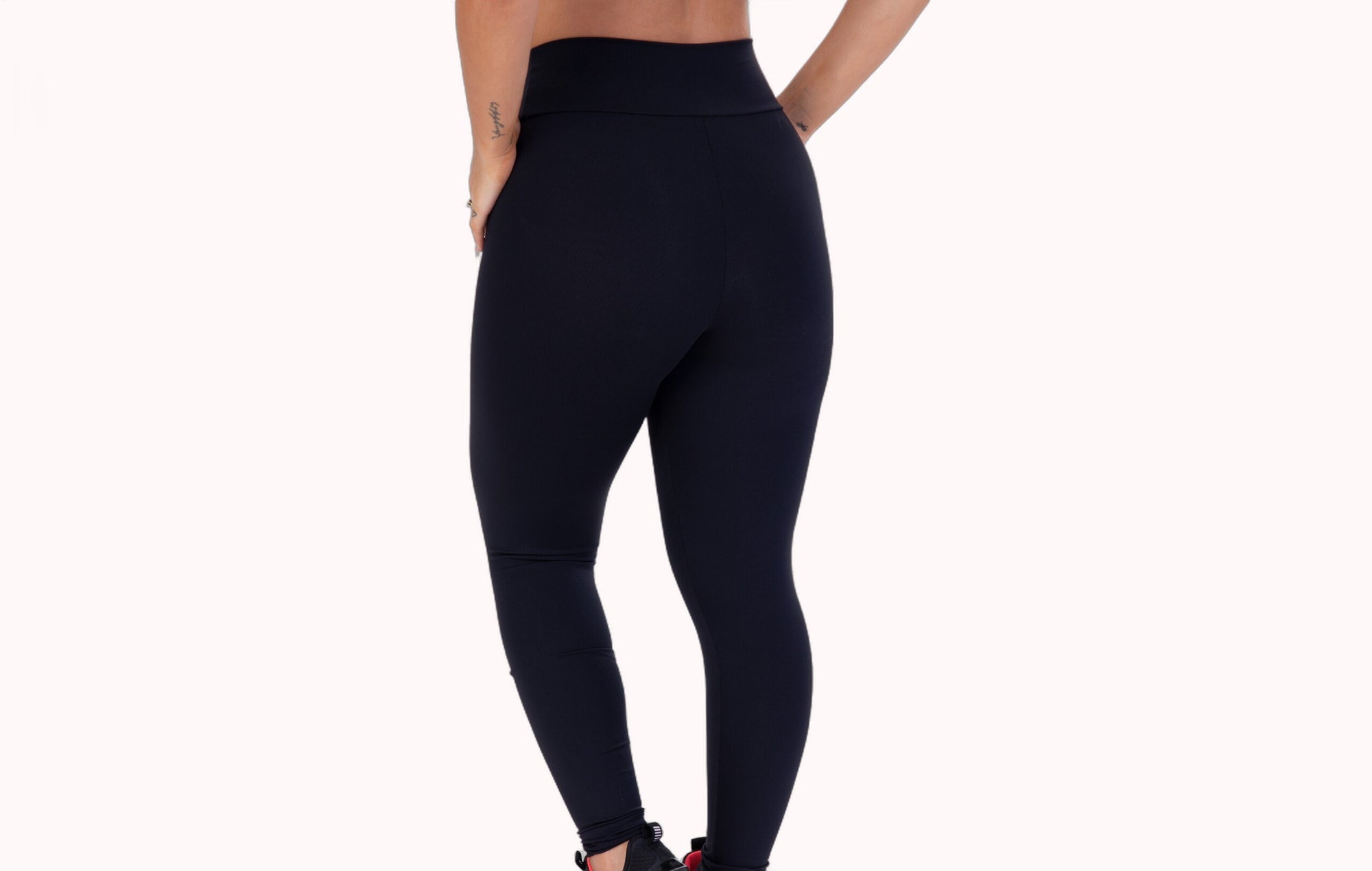 Calça legging preta básica – Doce Malícia