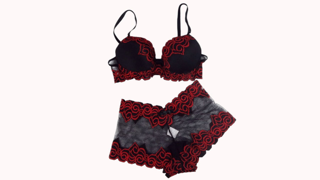 Conjunto de lingerie em renda – Doce Malícia