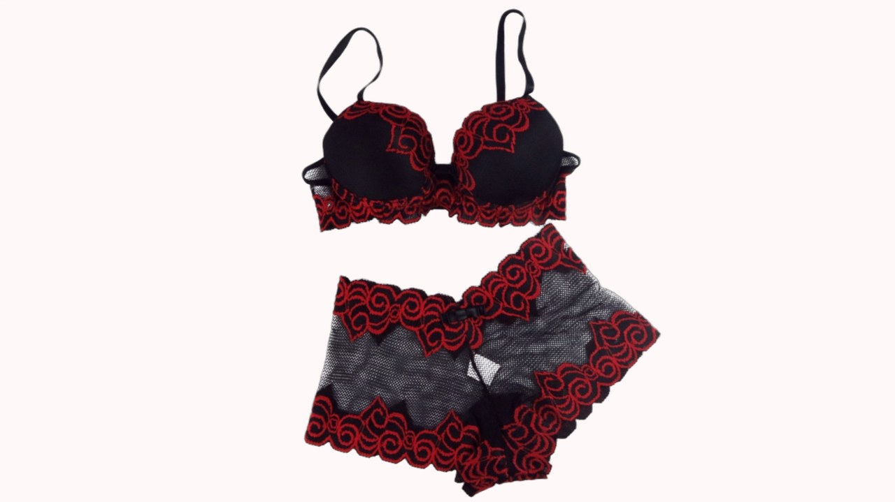Conjunto de lingerie em renda – Doce Malícia