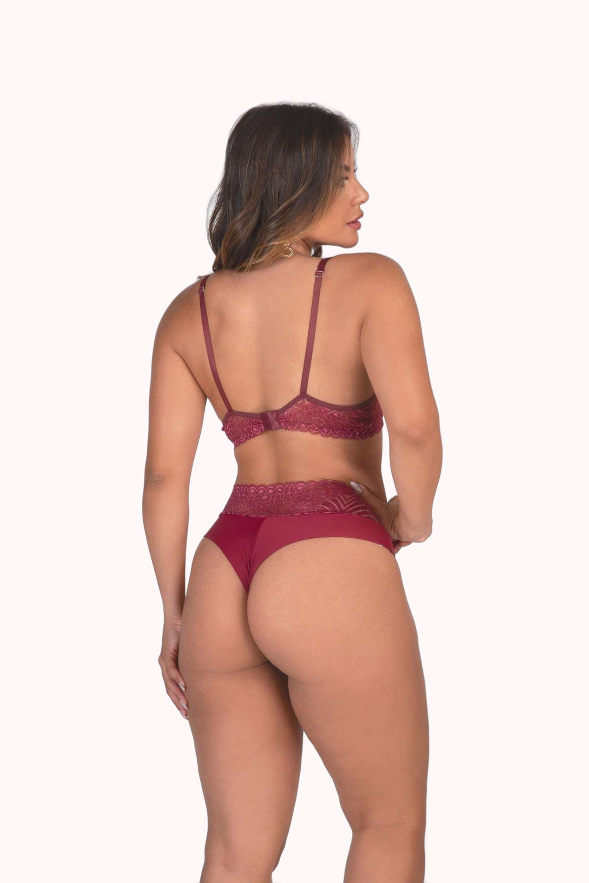 Conjunto em renda com fio duplo – Doce Malícia