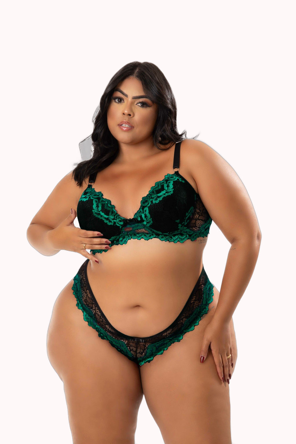 Lingerie em renda bicolor Plus size – Doce Malícia