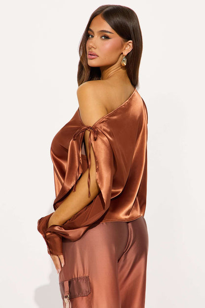 Blusa Feminina Cetim Marrom – Doce Malícia