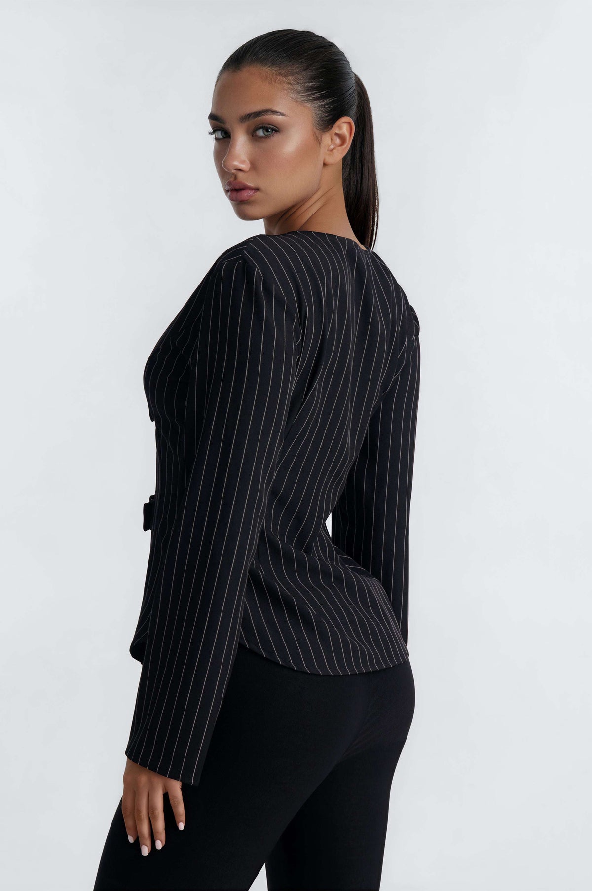 Blusa Feminina Decote V Listrado Preto – Doce Malícia
