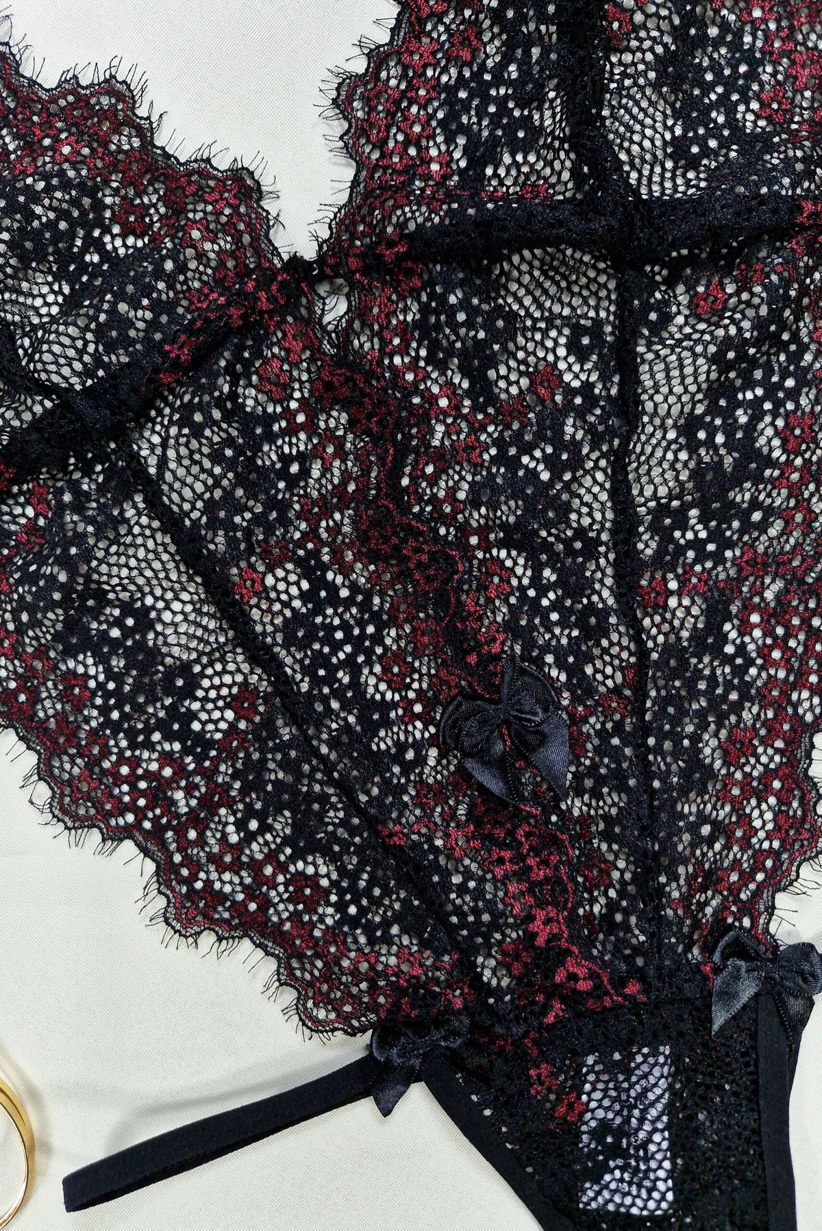 Body sexy em renda chantilly em dourado – Doce Malícia