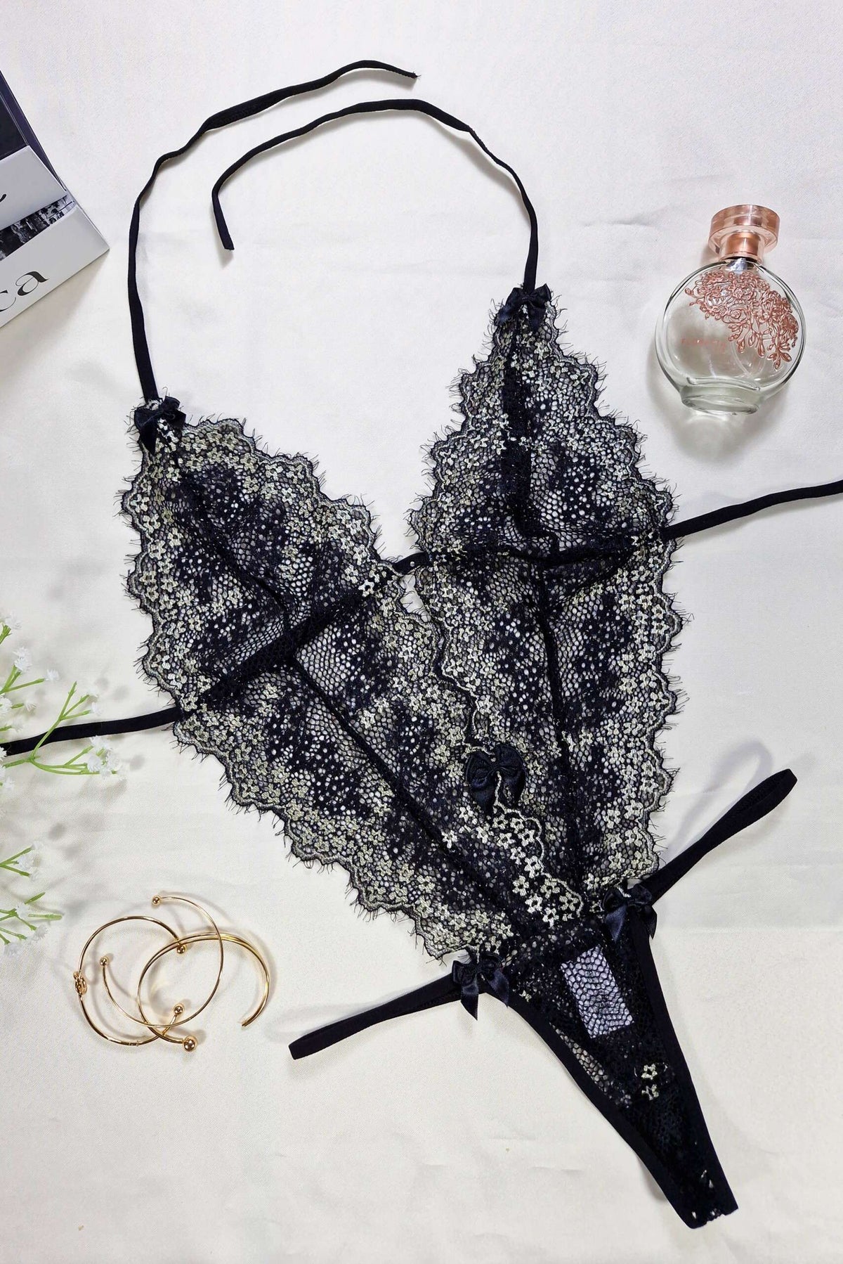Body sexy em renda chantilly em dourado – Doce Malícia