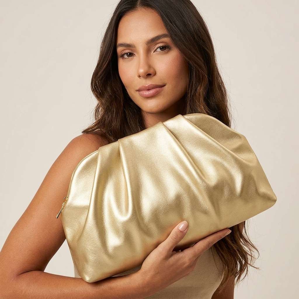 Bolsa Clutch de Festa Nuvem Dourada com Corrente – Doce Malícia - Dourado