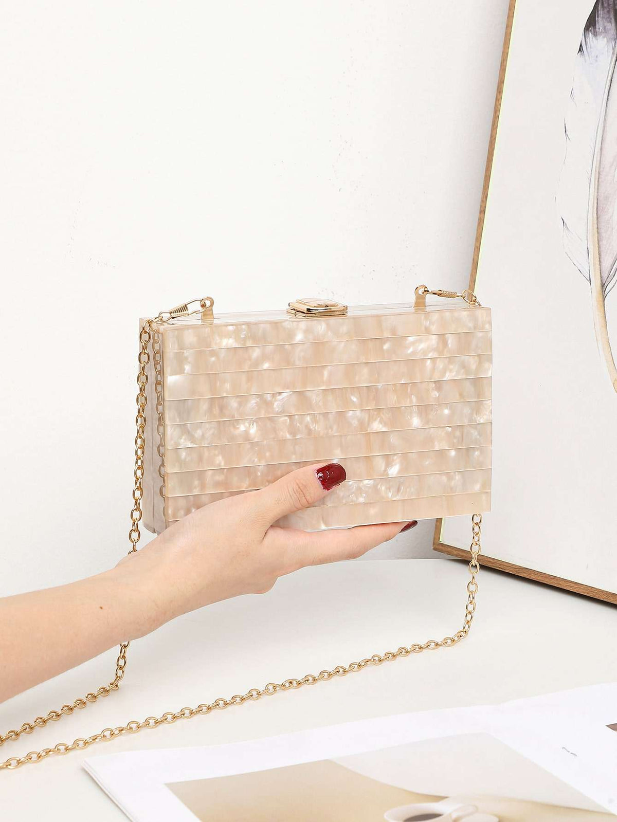 Bolsa Clutch de Festa Acrílico Madrepérola com Corrente – Doce Malícia
