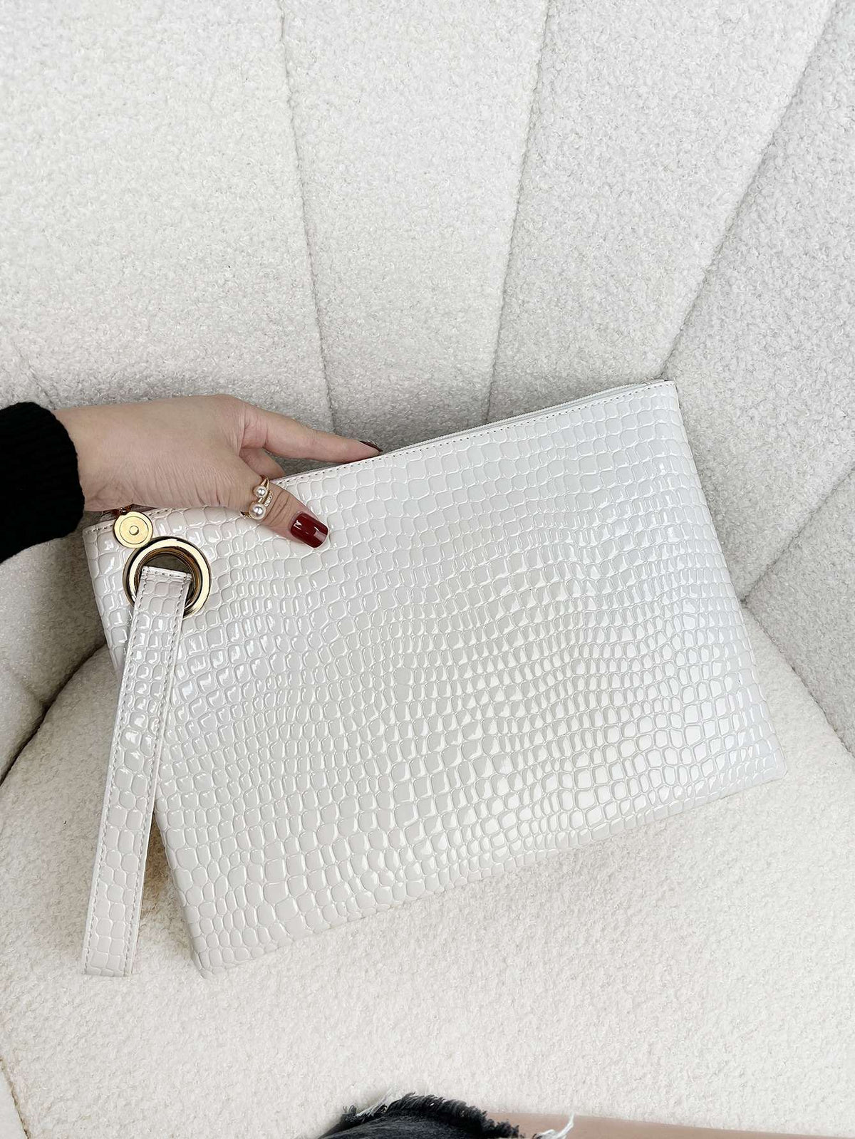 Bolsa Clutch de Mão Croco Envernizado – Doce Malícia