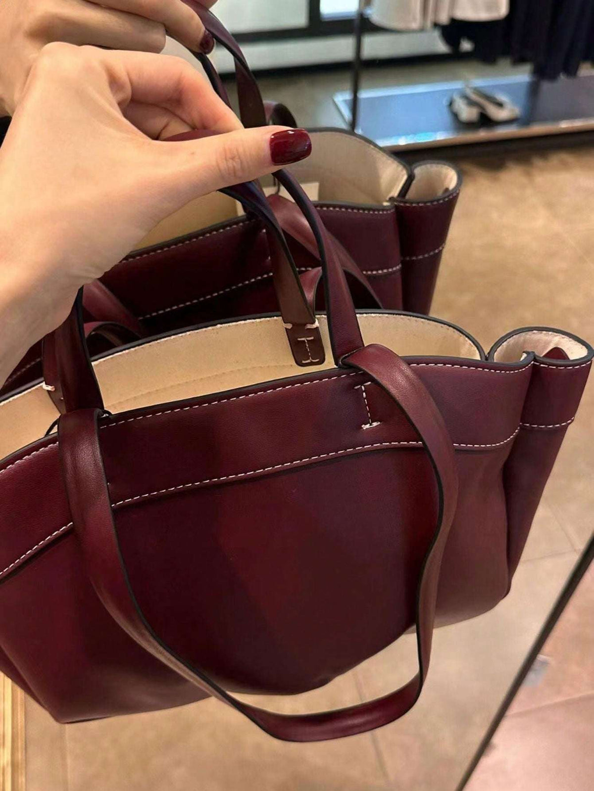 Bolsa Tote Feminina Couro Vinho com Alça de Ombro – Doce Malícia