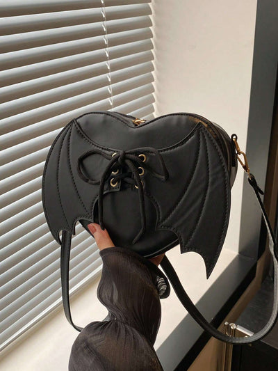 Bolsa Transversal Coração Asa de Morcego Gótica Preta – Doce Malícia