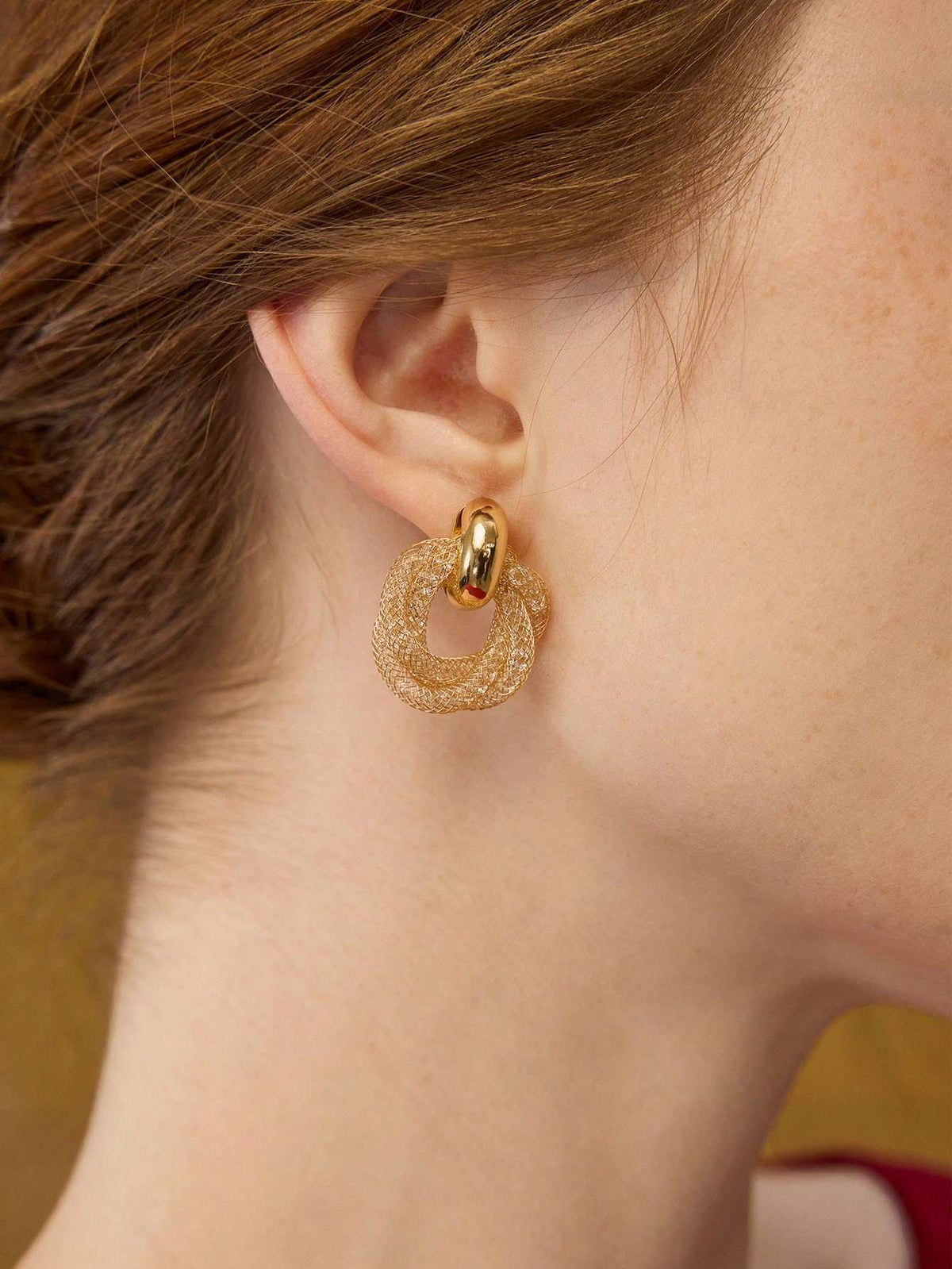 Brinco Feminino Dourado – Doce Malícia