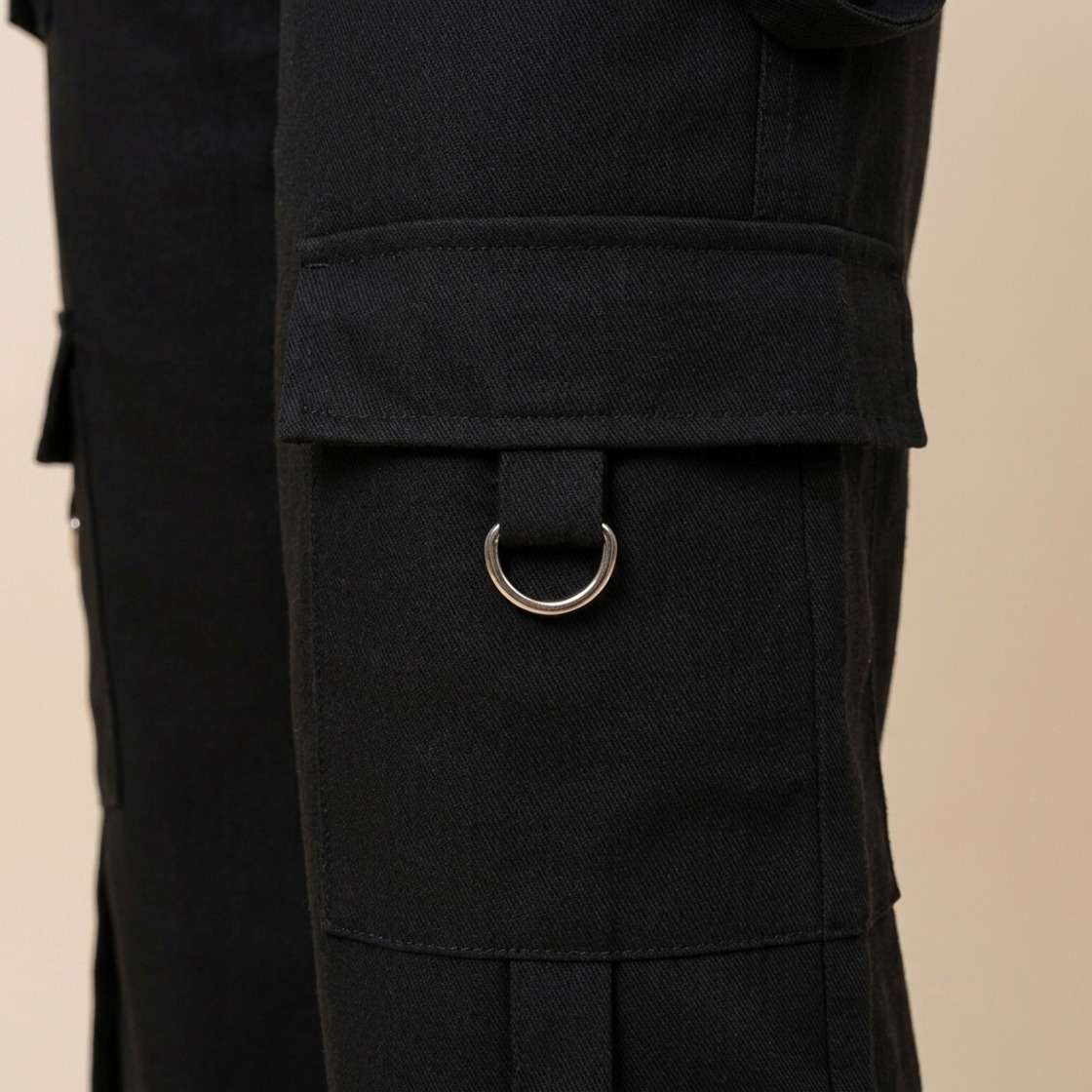 Calça Catherine Cargo Alfaiataria  - Preto