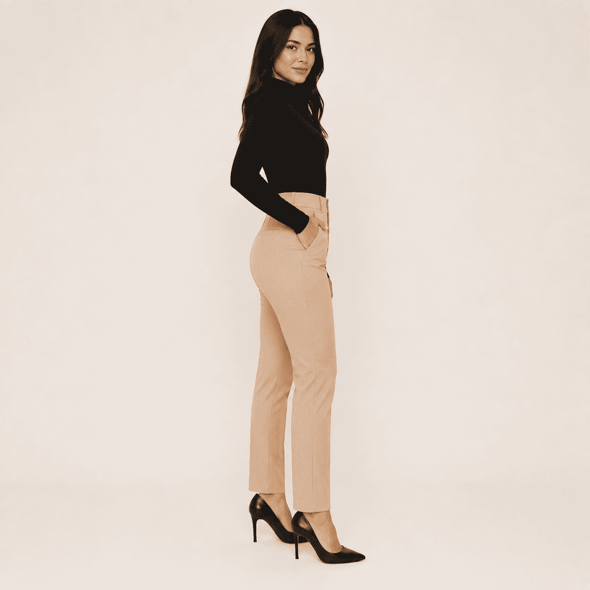 Calça feminina de cintura alta corte reto, em tecido plano – Doce Malícia