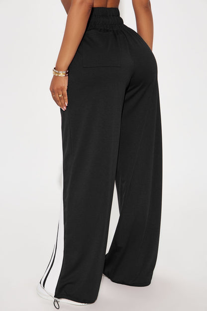 Calça Feminina Pantalona Listrado Preto – Doce Malícia