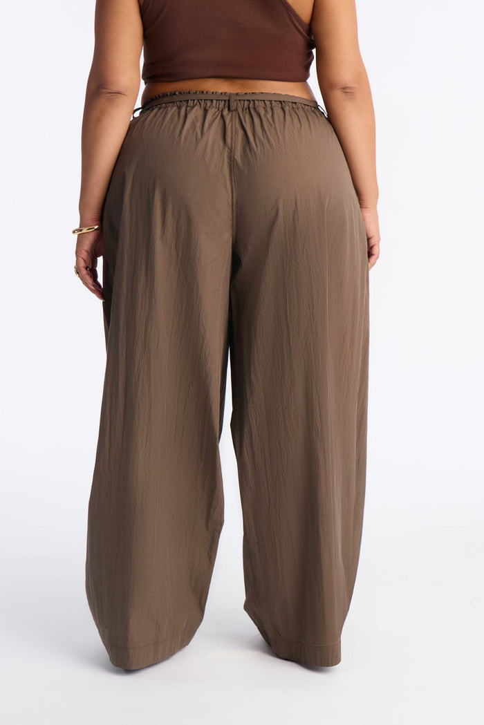 Calça Feminina Pantalona Marrom – Doce Malícia — Doce Malícia