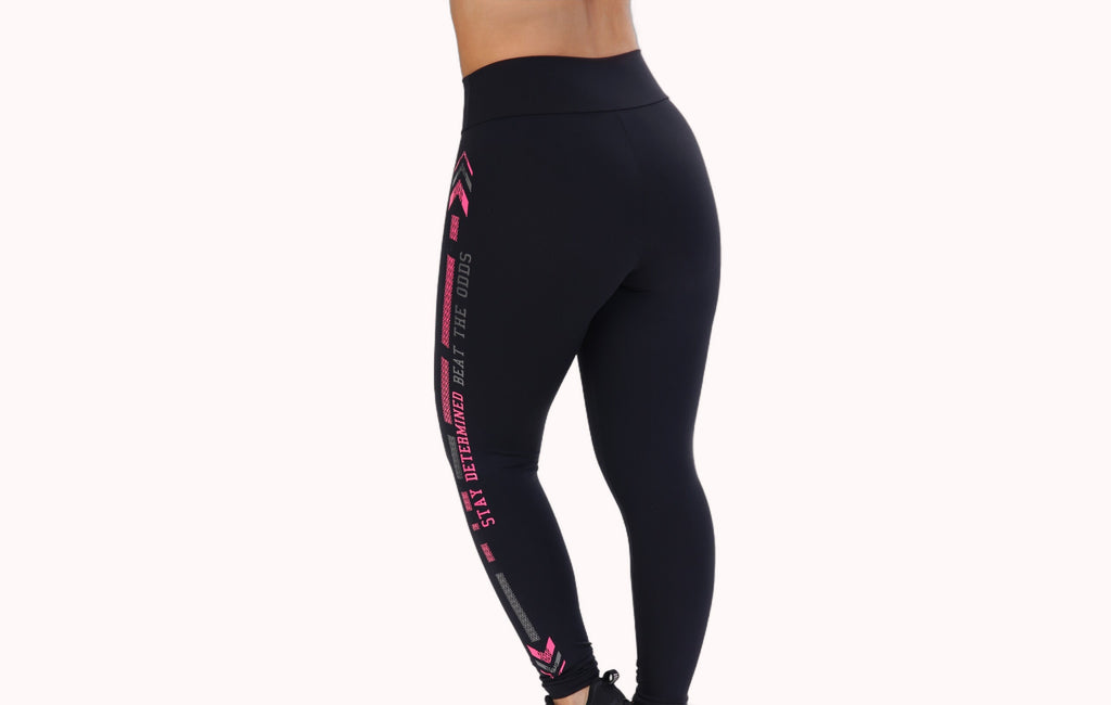 Calça Legging Preta com estampa “Beat the odds” – Doce Malícia