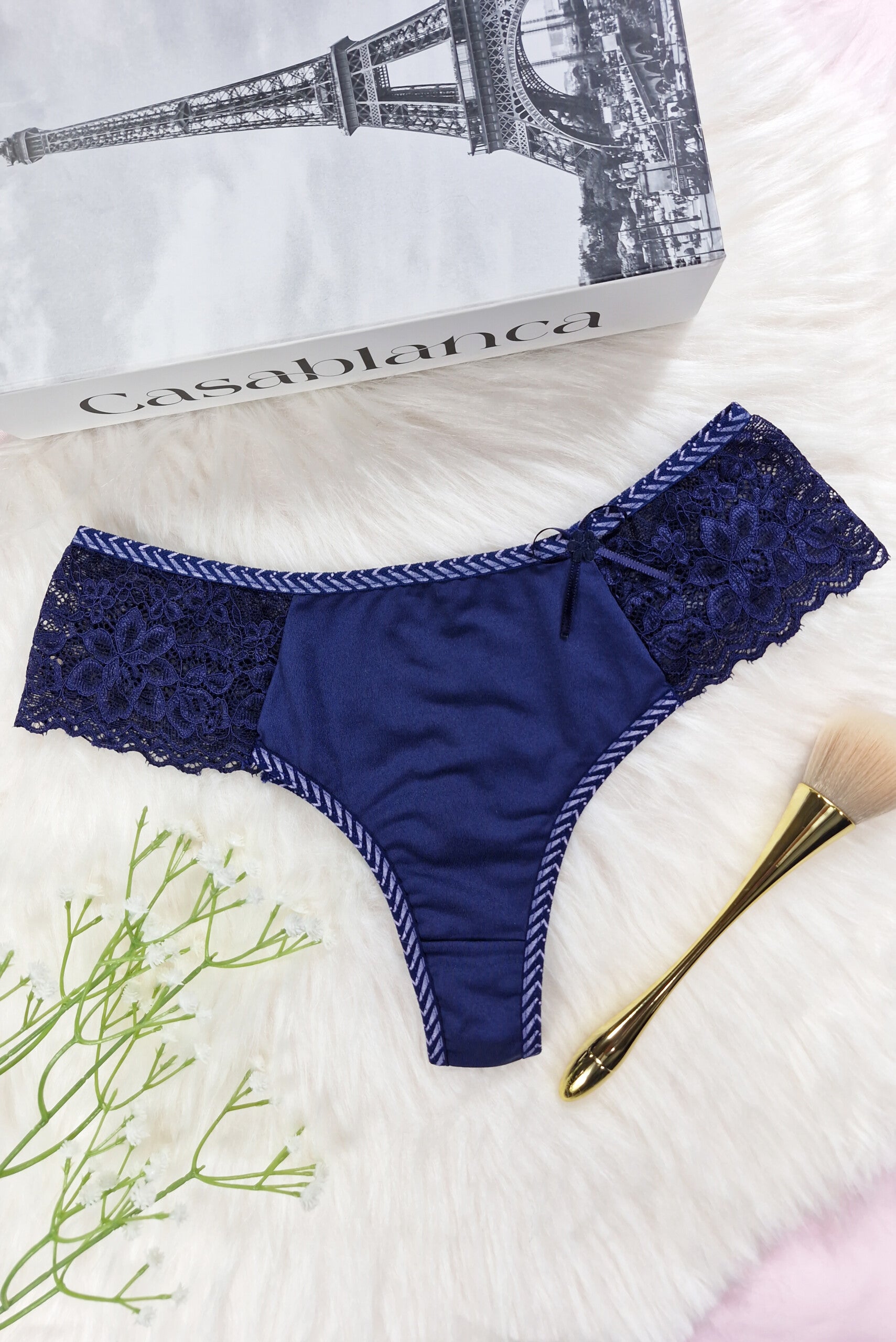 Calcinha com Pala Rendada e em Azul Royal – Doce Malícia