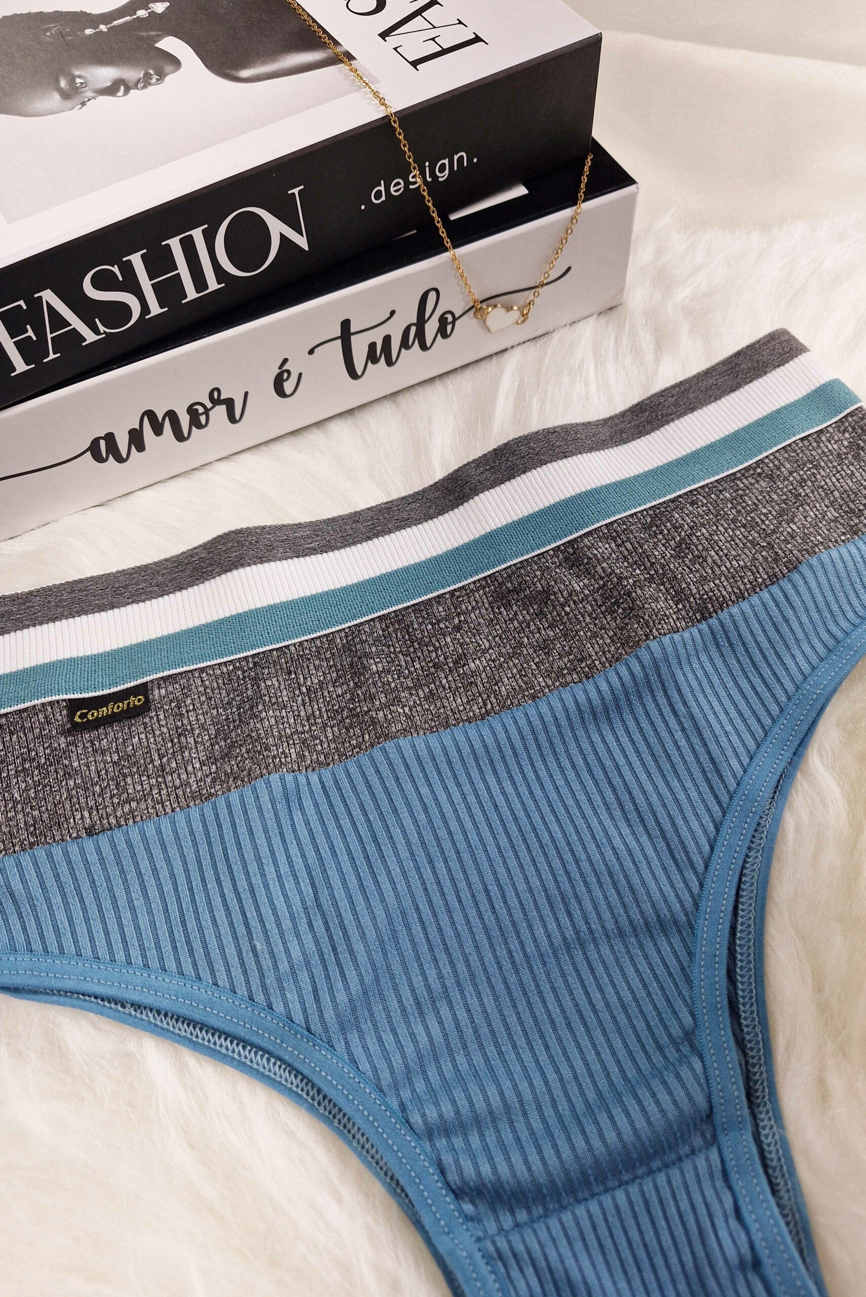 Calcinha em Suede Canelado com em azul-Marinho – Doce Malícia