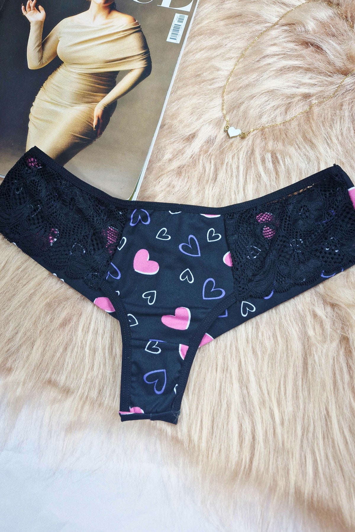Calcinha em Suede Estampado com Renda em Branco – Doce Malícia