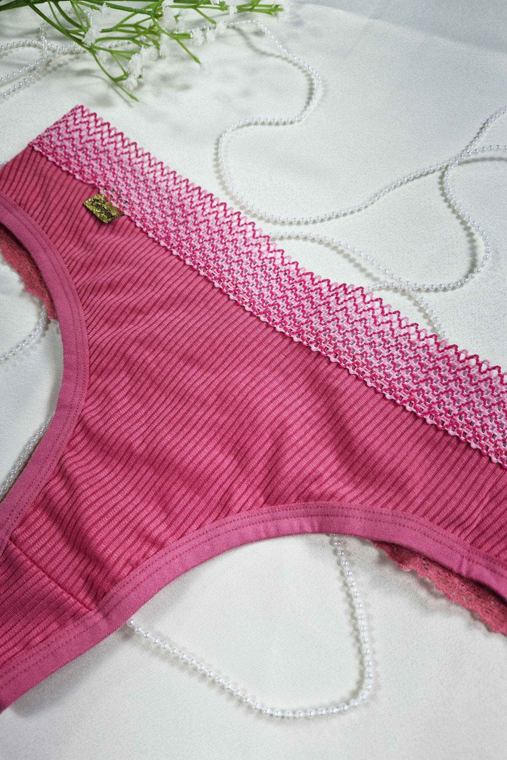 Calcinha Fio Sexy Canelado com Renda em Fantástico – Doce Malícia