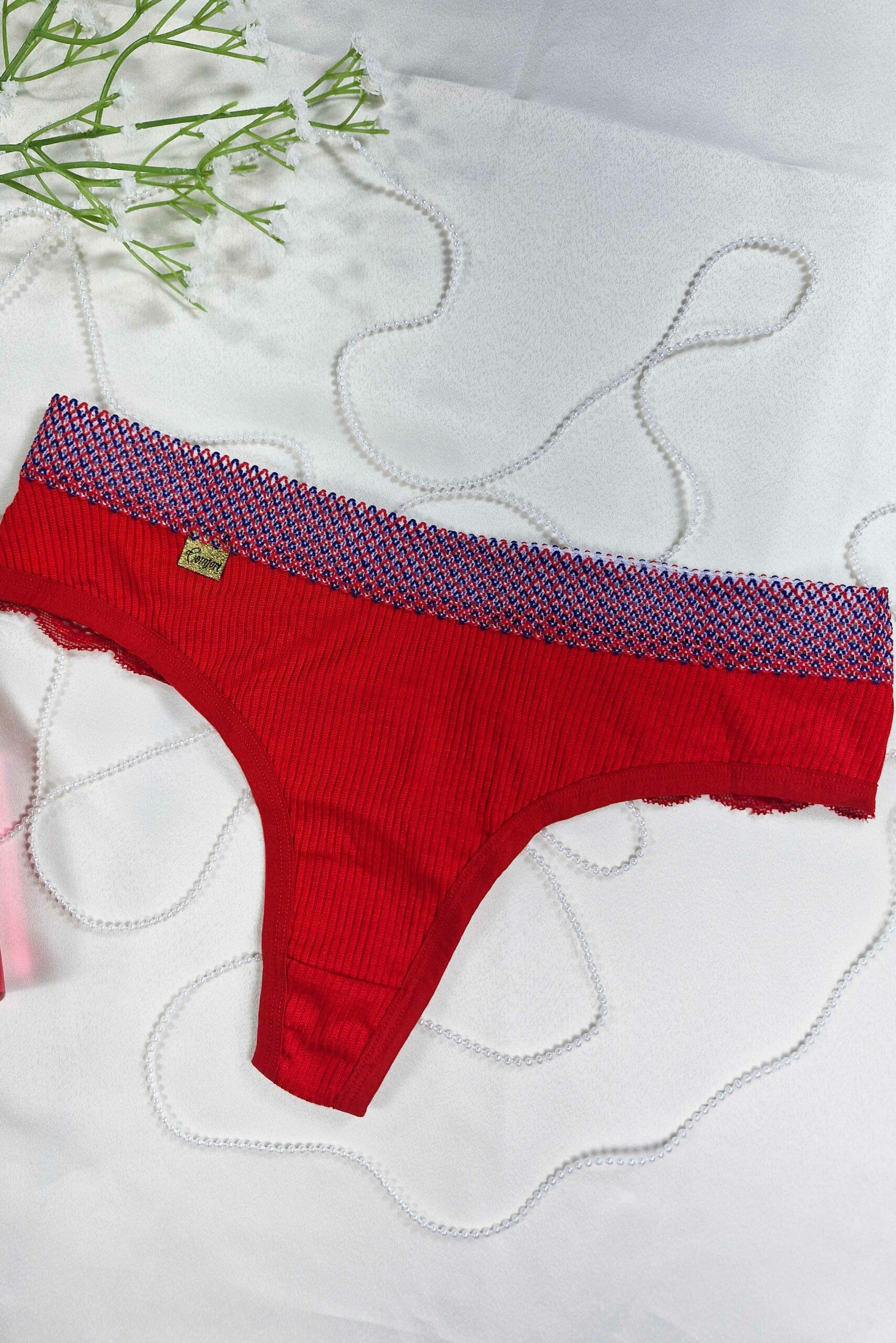 Calcinha Fio Sexy Canelado com Renda em Fantástico – Doce Malícia