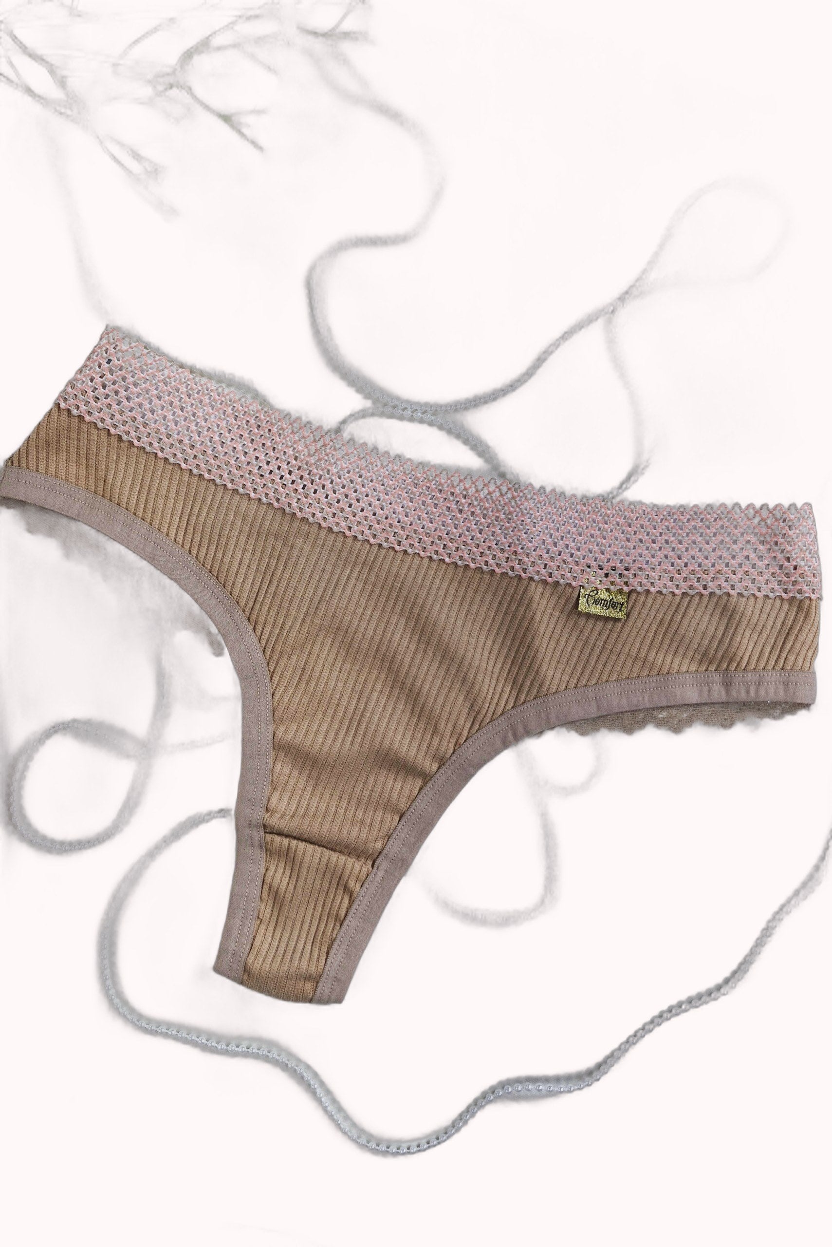 Calcinha Fio Sexy Canelado com Renda – Doce Malícia
