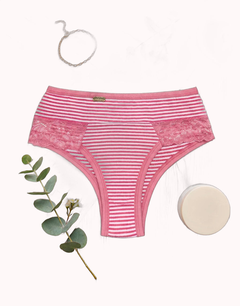 Calcinha Listrada com Detalhes de Renda – Doce Malícia