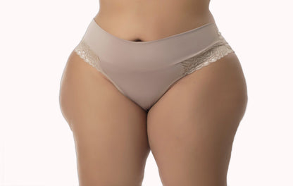 Calcinha Plus Size com Renda