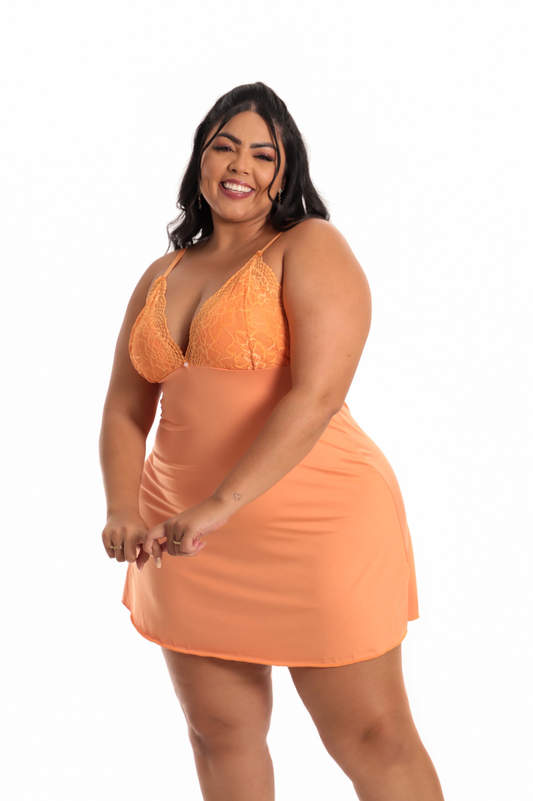 Camisola Básica Plus Size com Renda em Cronos – Doce Malícia