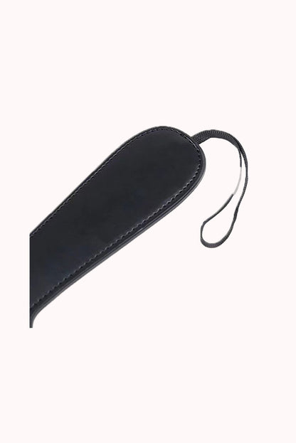 Chibata de Couro em Formato de Mão – Doce Malícia