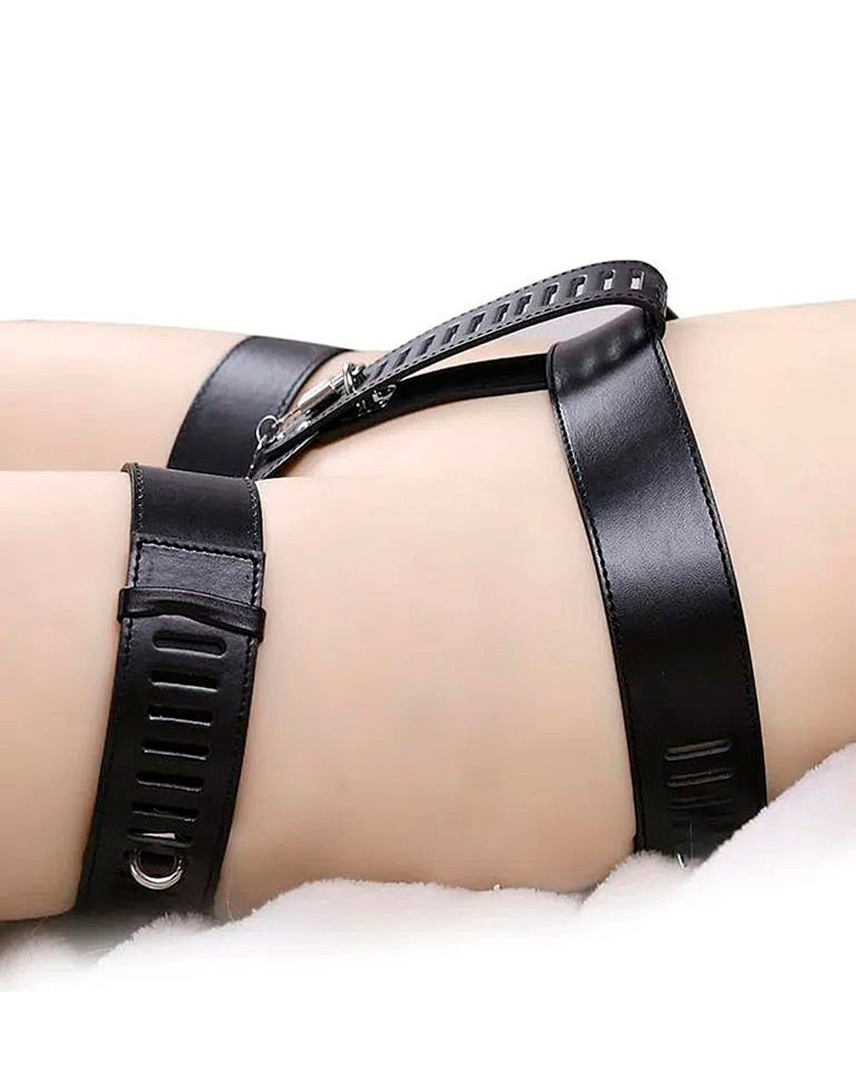 Cinta de Castidade em Couro Ajustável em Preto – Doce Malícia