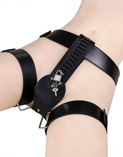 Cinta de Castidade em Couro Ajustável em Preto – Doce Malícia
