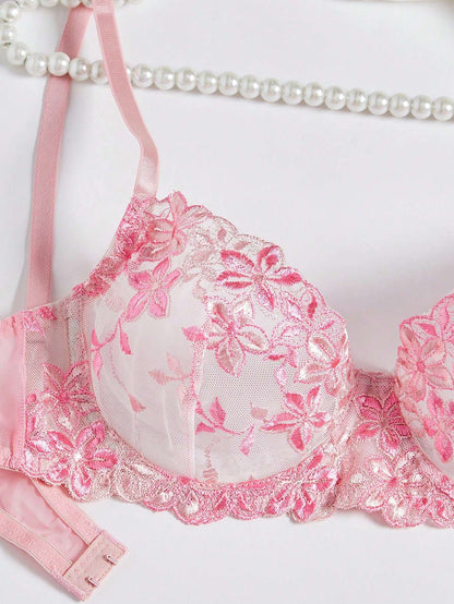 Conjunto de Lingerie Bordado Floral com Bojo e Fio Dental – Doce Malícia