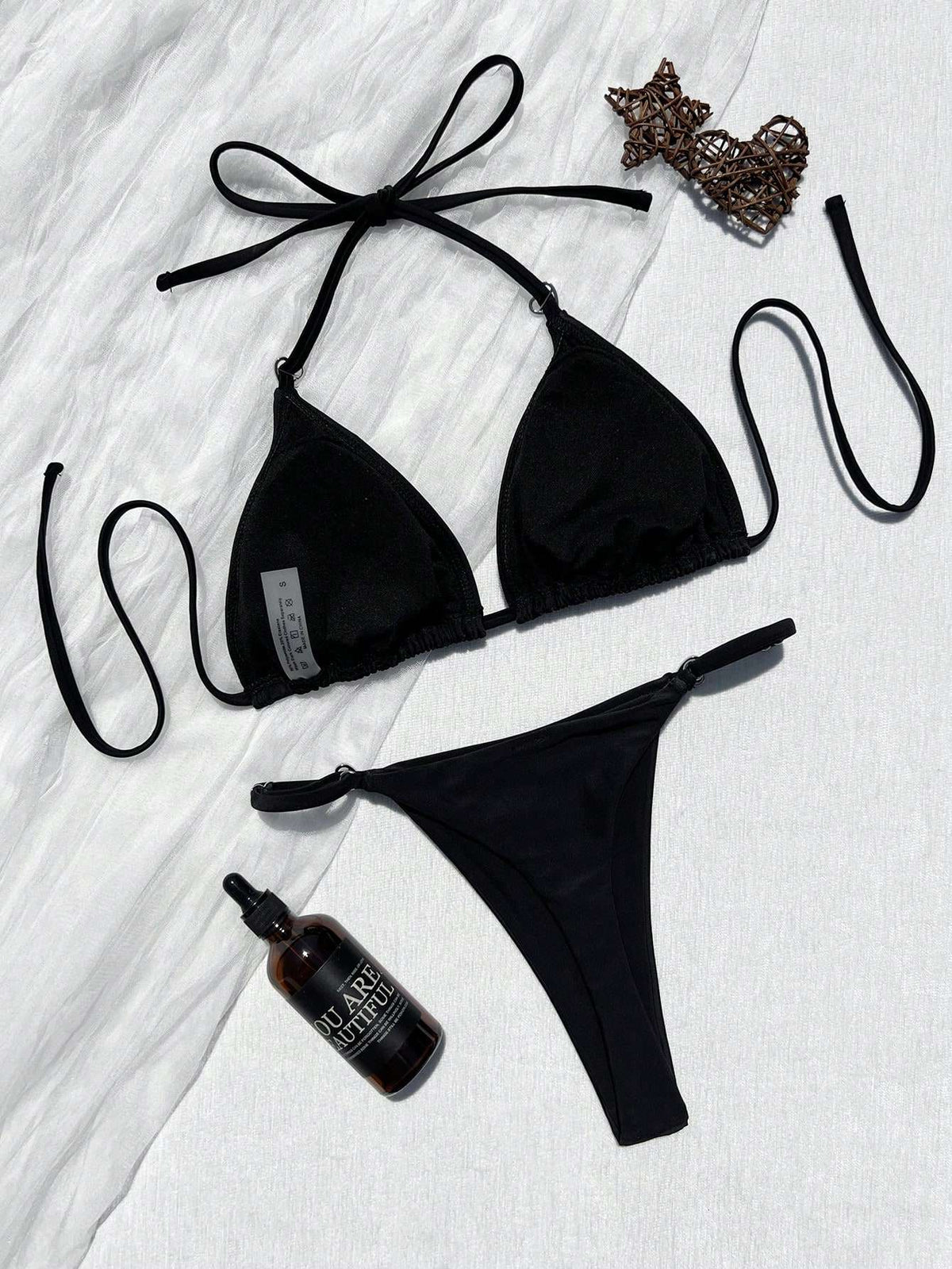 Biquíni Triangular Preto com Argola Coração – Doce Malícia