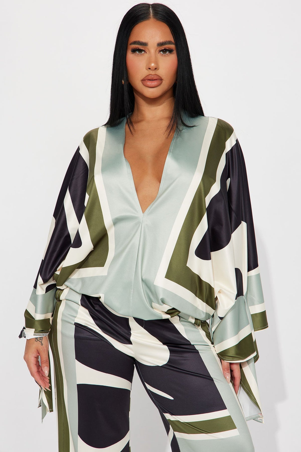 Conjunto Feminino Estampado Pantalona Decote V – Doce Malícia
