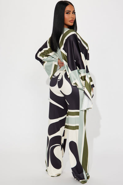 Conjunto Feminino Estampado Pantalona Decote V – Doce Malícia