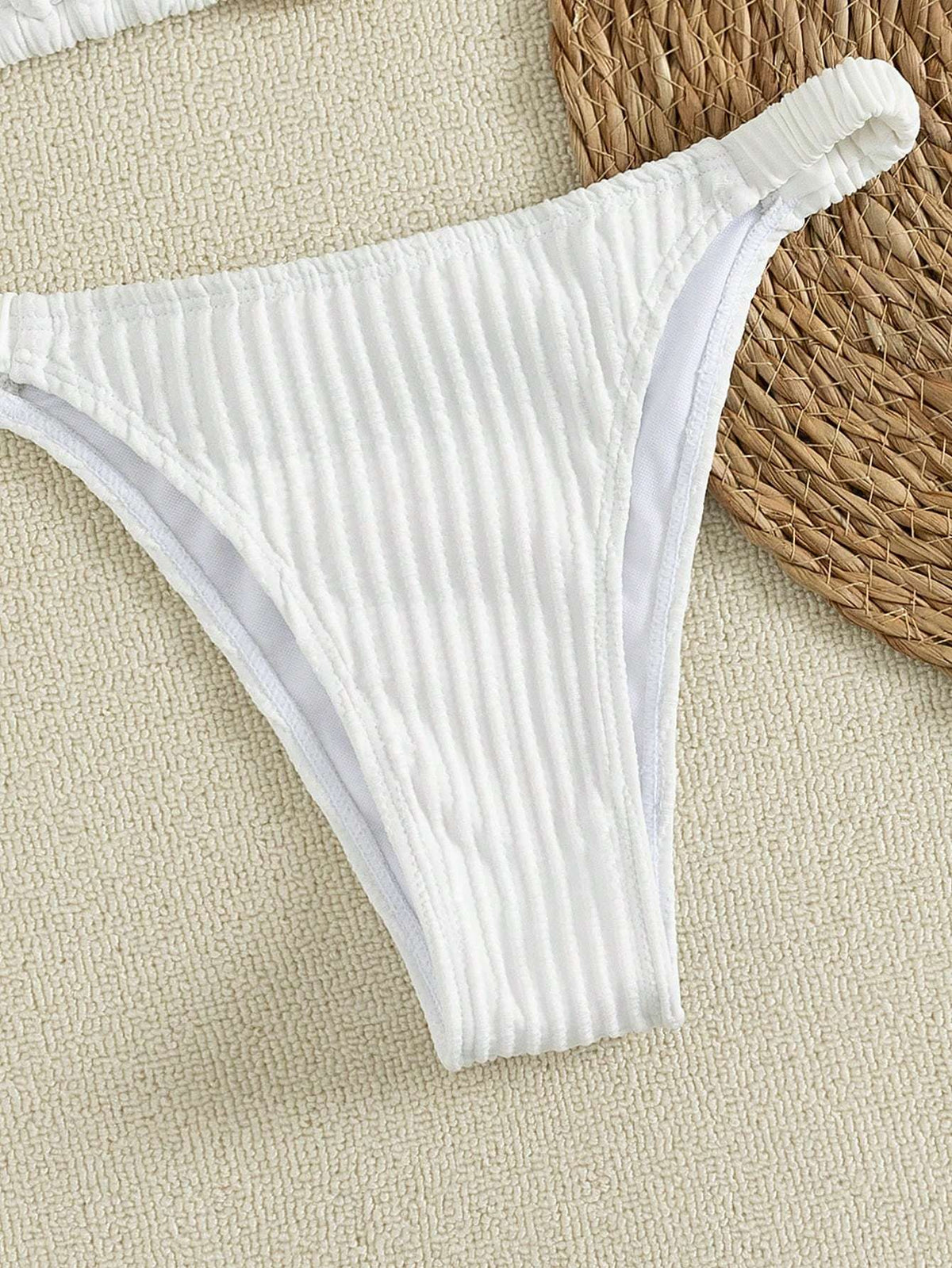Biquíni Texturizado Branco com Pérola – Doce Malícia