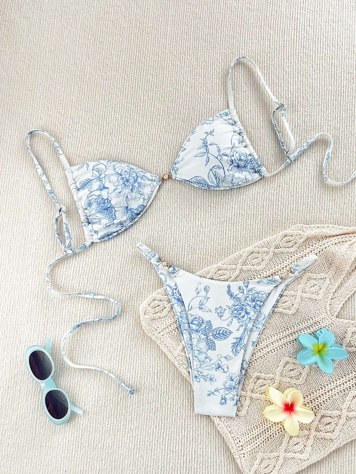 Biquíni Floral Azul com Detalhe Pérola – Doce Malícia
