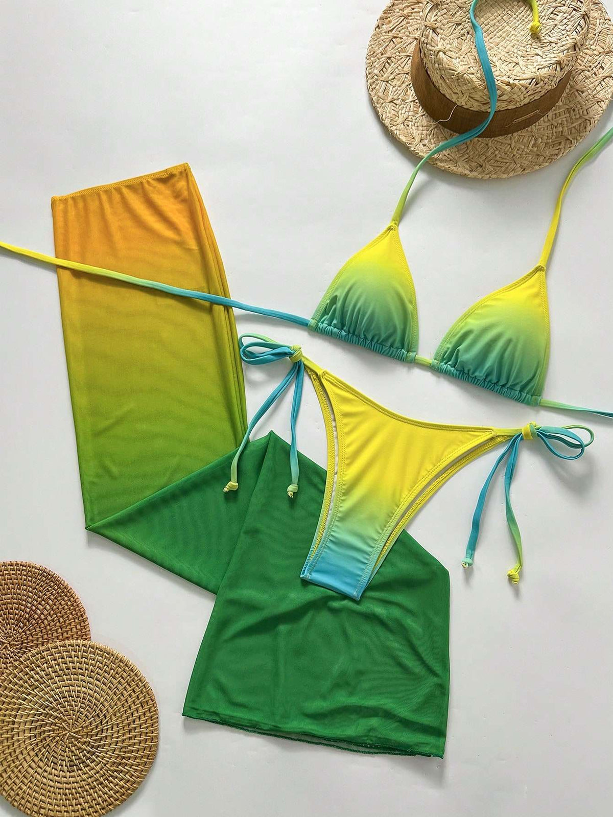 Biquíni Degradê Amarelo Verde com Saída Longa – Doce Malícia