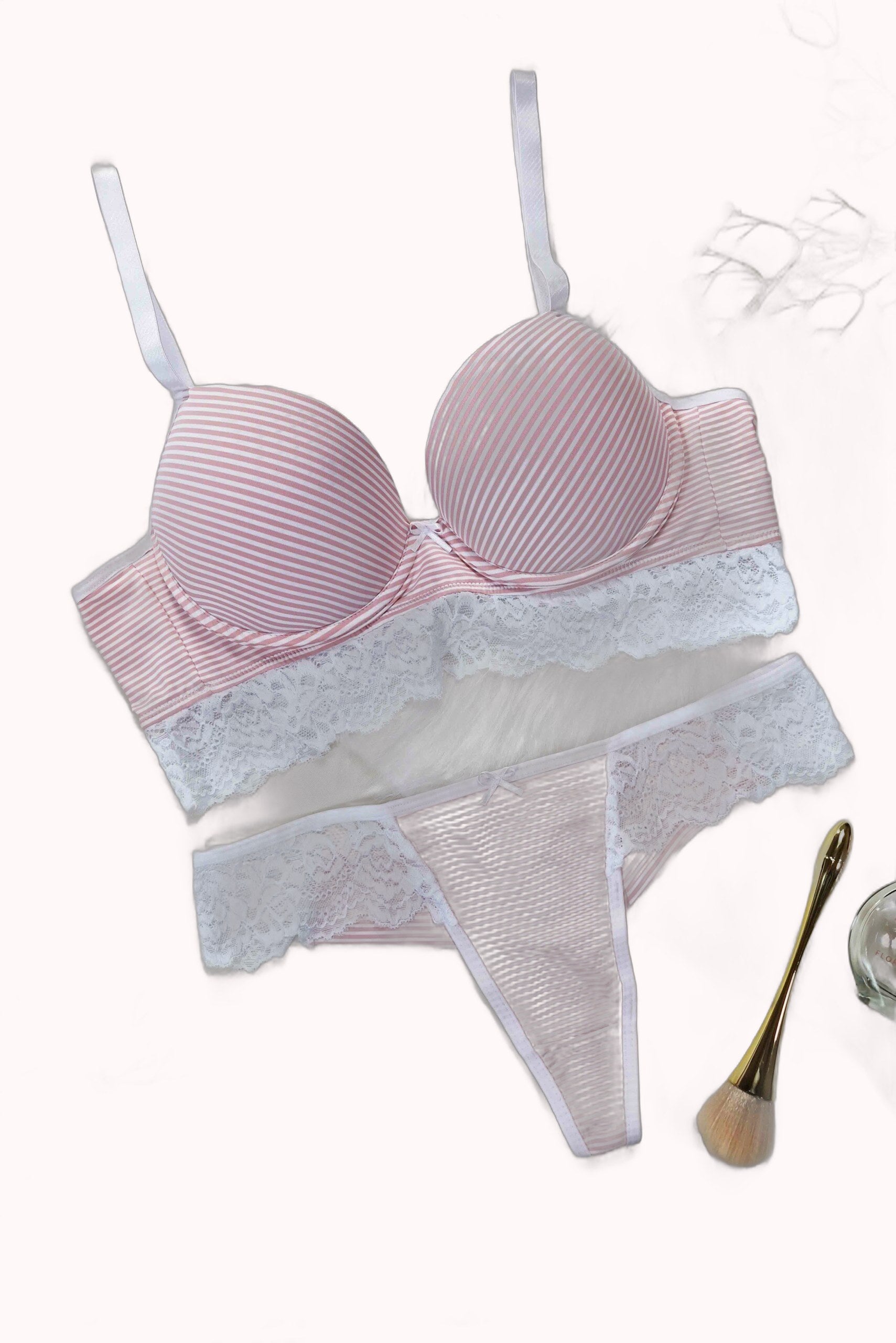 Conjunto de Bojo Estampado com Renda Vazada – Doce Malícia