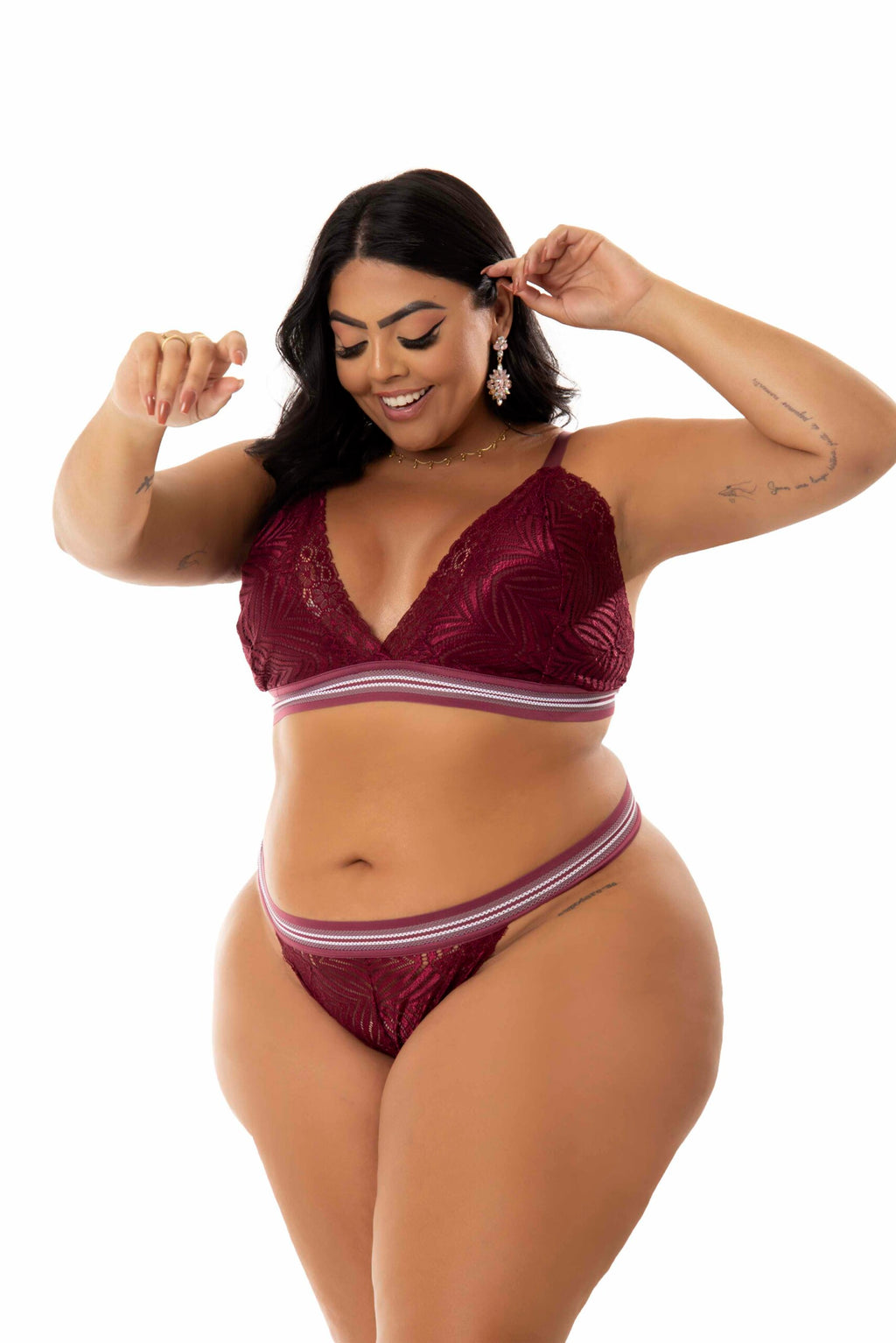 Conjunto de renda Plus Size em azul-Marinho – Doce Malícia