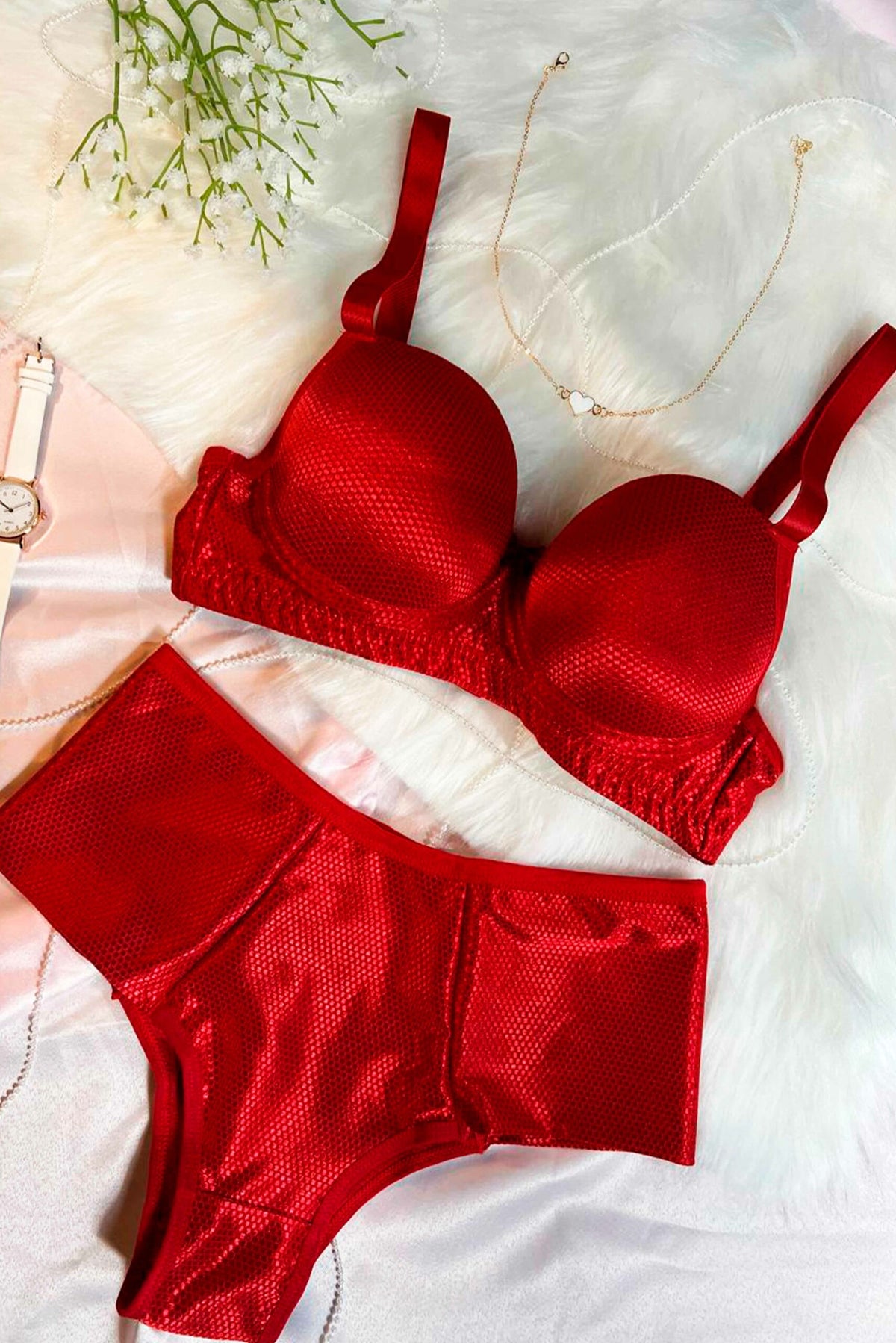 Conjunto de Jaquard Brilhoso com Textura em Branco – Doce Malícia