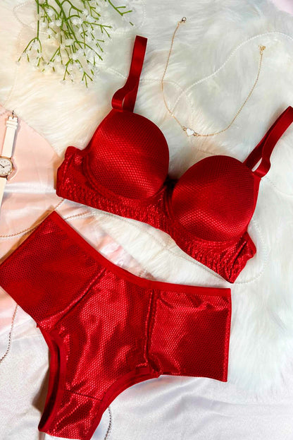 Conjunto de Jaquard Brilhoso com Textura em Branco – Doce Malícia