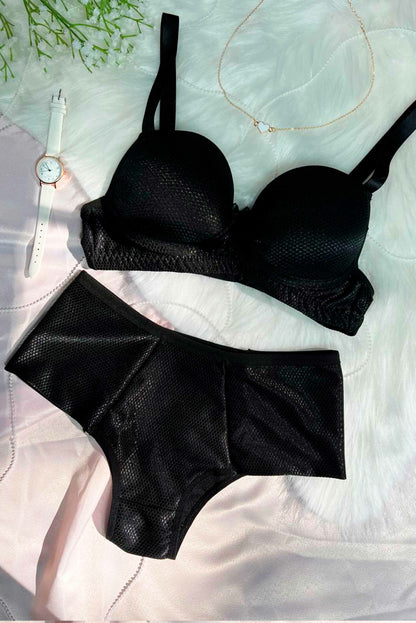 Conjunto de Jaquard Brilhoso com Textura em Branco – Doce Malícia