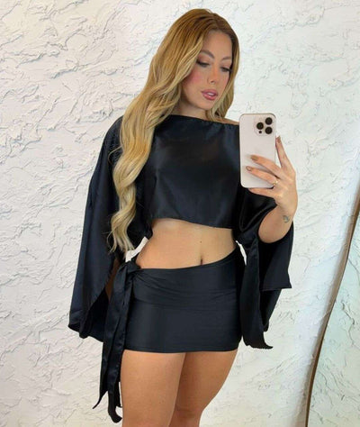 Conjunto Lara Cropped e Saia Acetinado - Preto